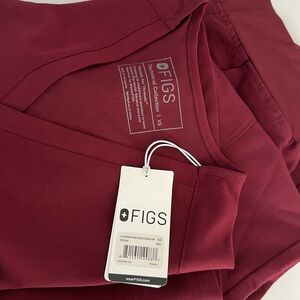 New Figs Scrubs XS burgundy